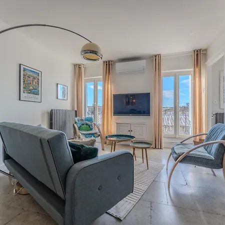 Apartment T4 En Plein Coeur De