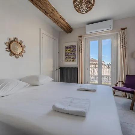Apartment T4 En Plein Coeur De *